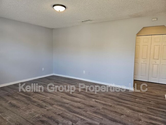 Building Photo - 1041 N Brunnell Pkwy