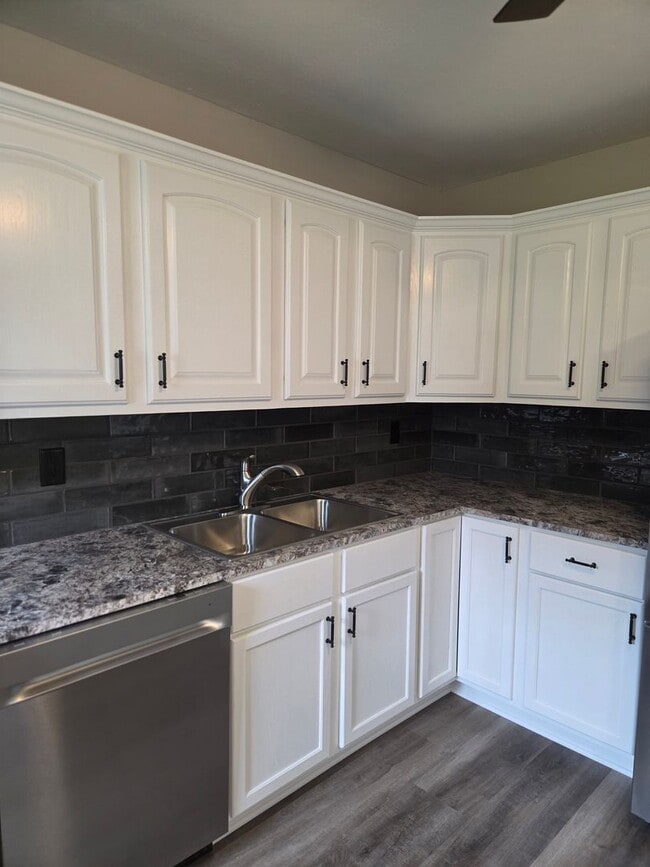 Building Photo - Completely remodeled 3-bedroom house avail...