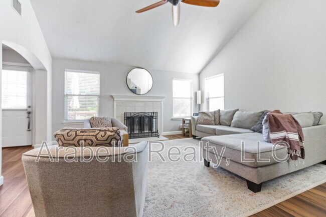Building Photo - 9810 Moffitt Dr