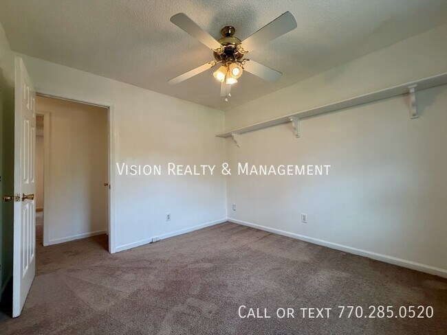 Building Photo - 130 Tyler Ln