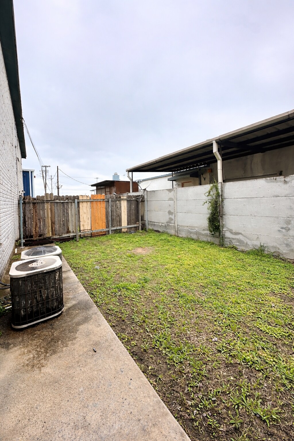 Building Photo - 3802 Clavel Rd