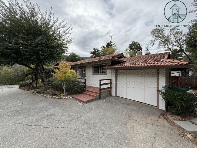 Building Photo - Spacious Three Bedroom Carmel Valley Villa...