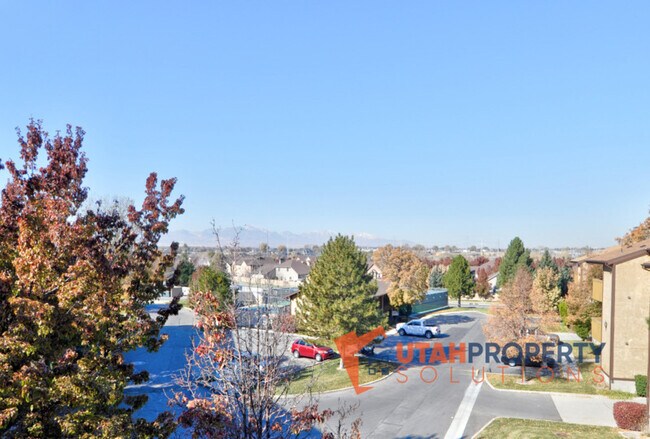 Building Photo - 9255 Jefferson Cove