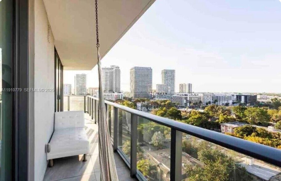 Building Photo - 501 NE 31st St