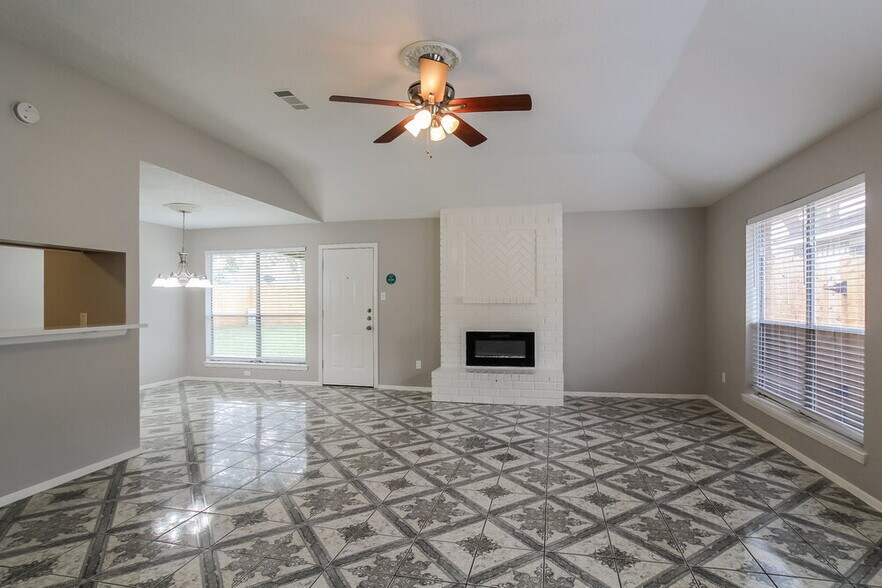 Building Photo - 2138 Pilgrims Point Dr