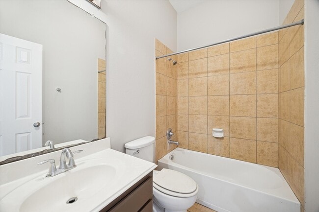 Building Photo - 2915 Crescent Oaks Park Ln