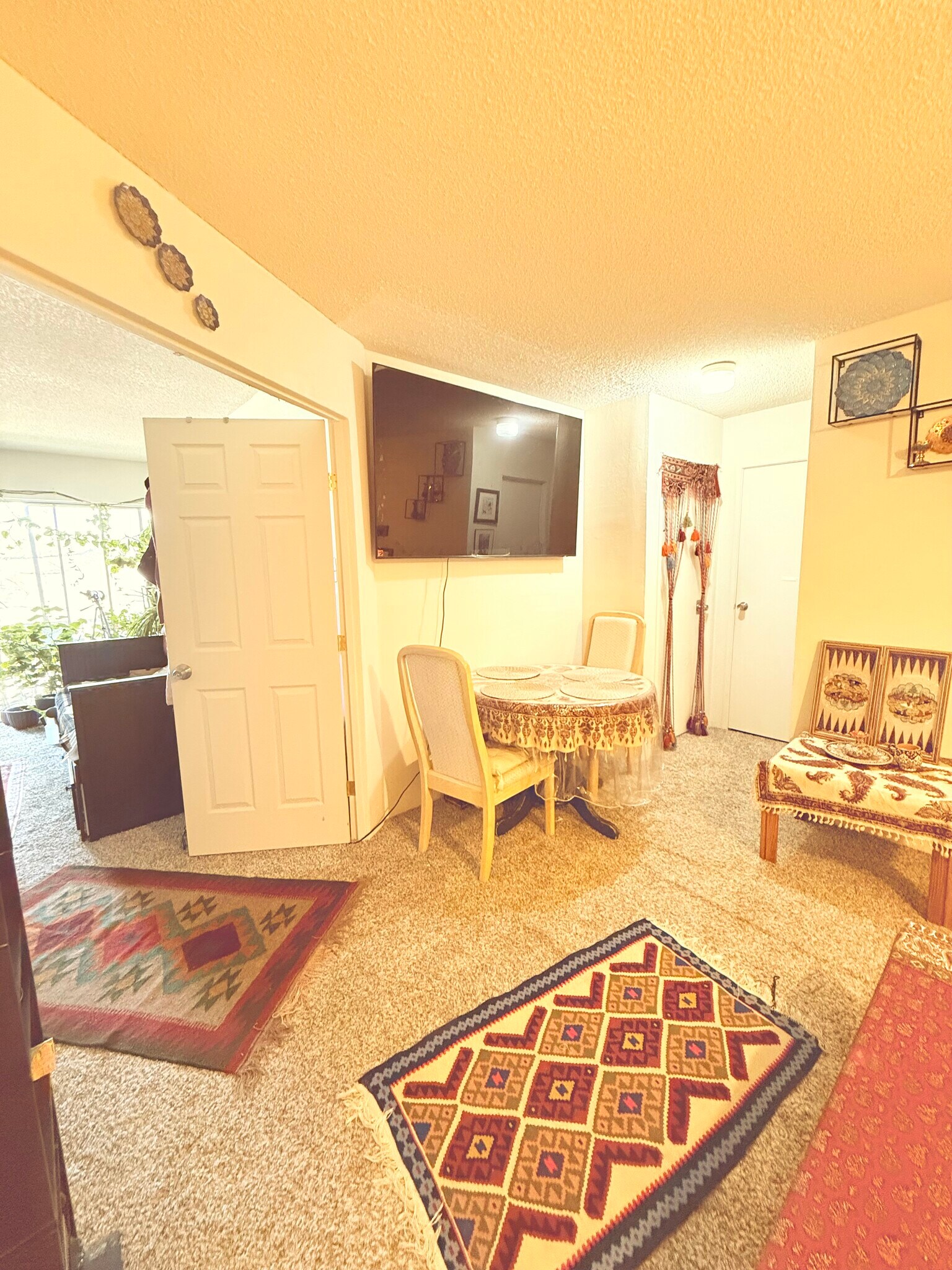 Building Photo - 1250 Golden Cir