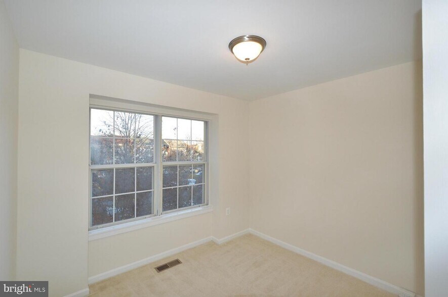 Building Photo - 6629 Medinah Ln