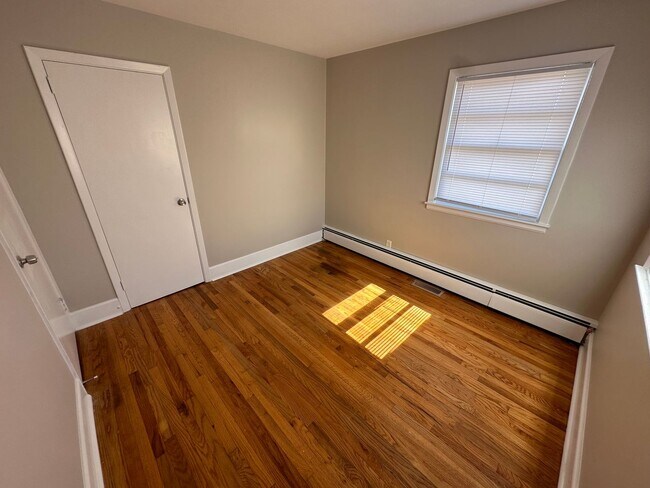 Building Photo - Charming 3BR Home Near Duke Regional