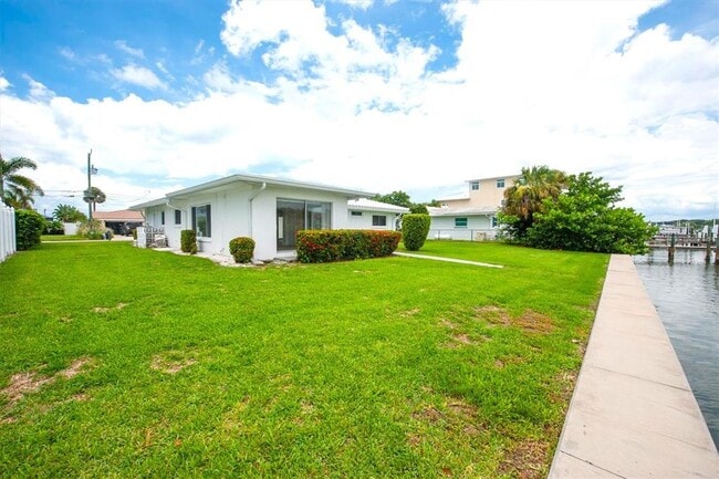 Building Photo - 315 Buttonwood Ln