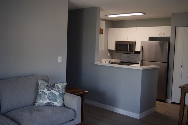Primary Photo - Southpointe - Upstairs 2 bedroom 1.5 bath ...