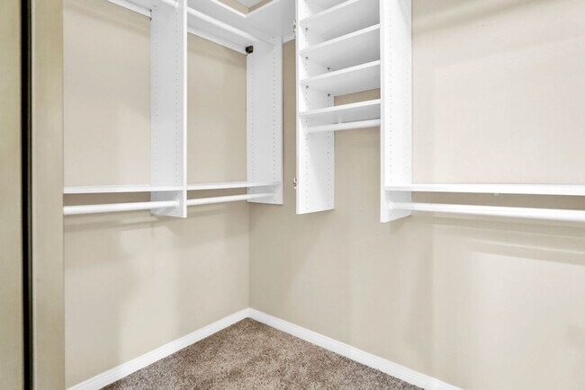 Building Photo - Beautiful 3 Bedroom/2.5 bath  detached hom...
