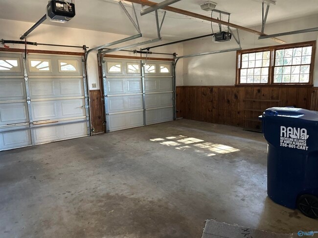 Building Photo - 102 Jones Valley Dr SW