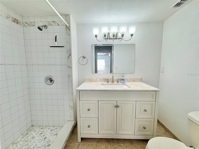 Building Photo - 1550 11th St NE