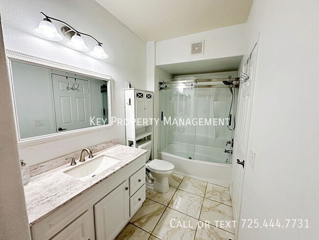 Building Photo - FULLY FURNISHED 1 BEDROOM CONDO IN GATED C...