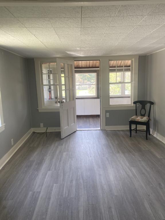 Building Photo - 3 Meadow Brook Dr