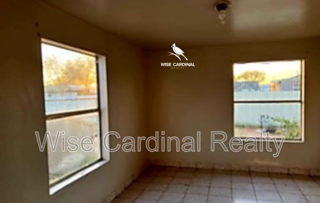 Building Photo - 1017 N Main Ave