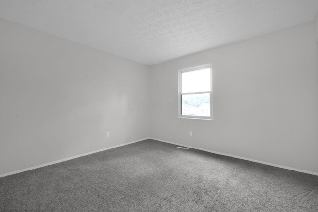 Building Photo - 3302 Sundale Rd