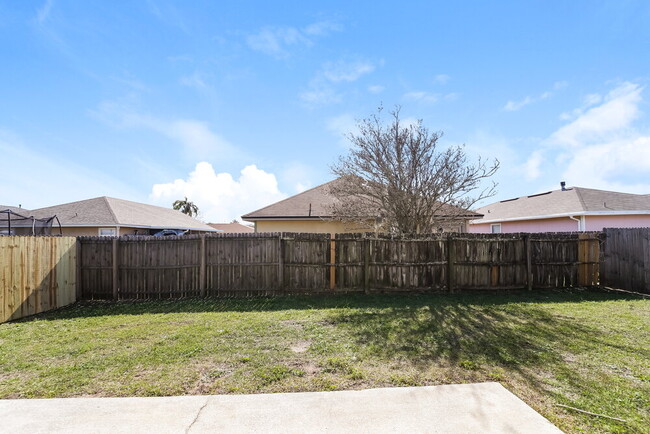 Building Photo - 7288 Lawn Tennis Ln