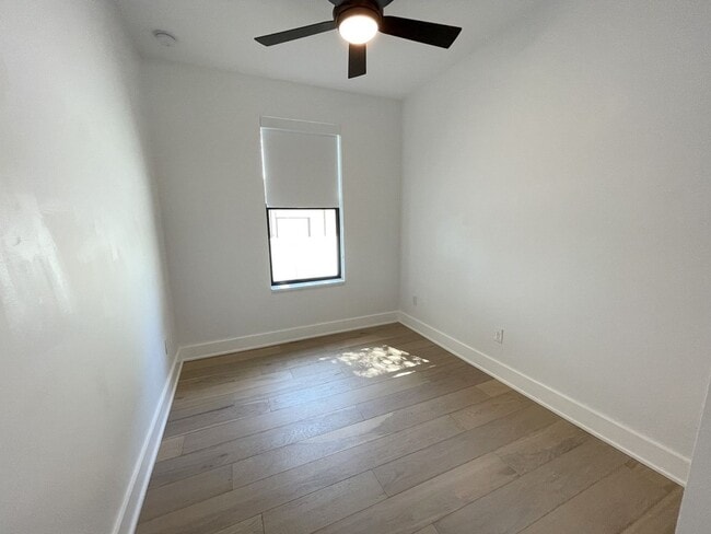 Building Photo - Beautiful South Tampa 4BR/3BA Home with 2 ...