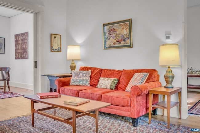 Building Photo - 502 Park Hill