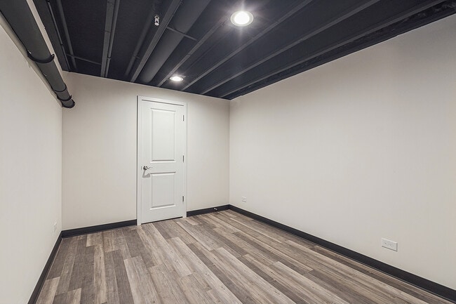 Building Photo - 64 Olympus Dr