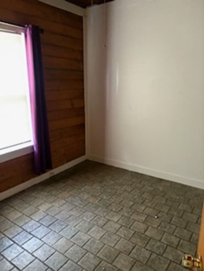 Building Photo - 3-Bedroom Home in Peaceful Malabar, FL