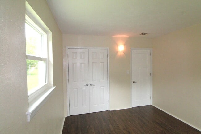 Building Photo - Spacious 3-Bedroom Home Off Fairfield – Pe...