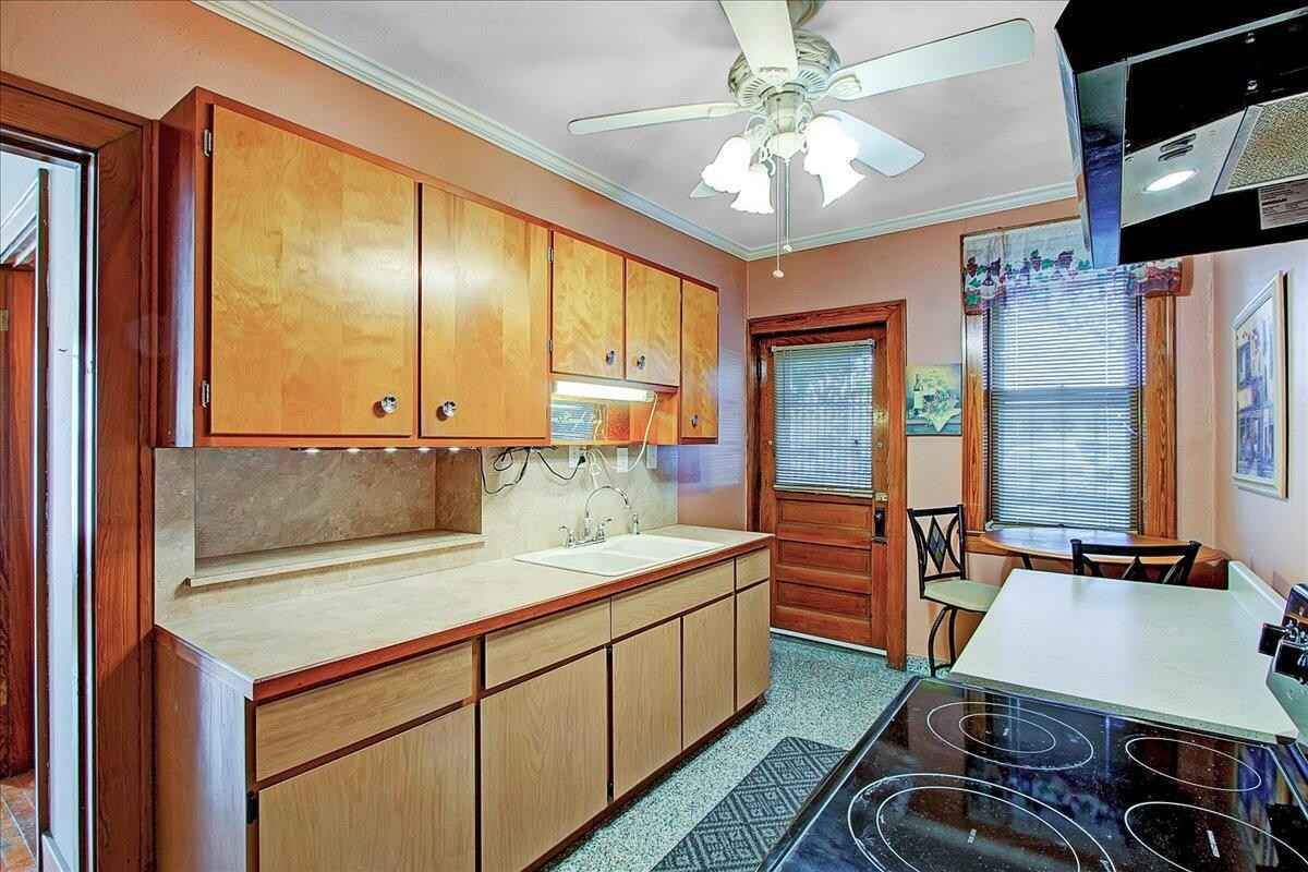 Kitchen - 137 E Court St