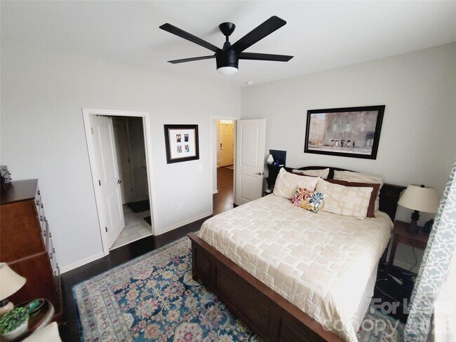 Building Photo - 101 Prairie View Ct