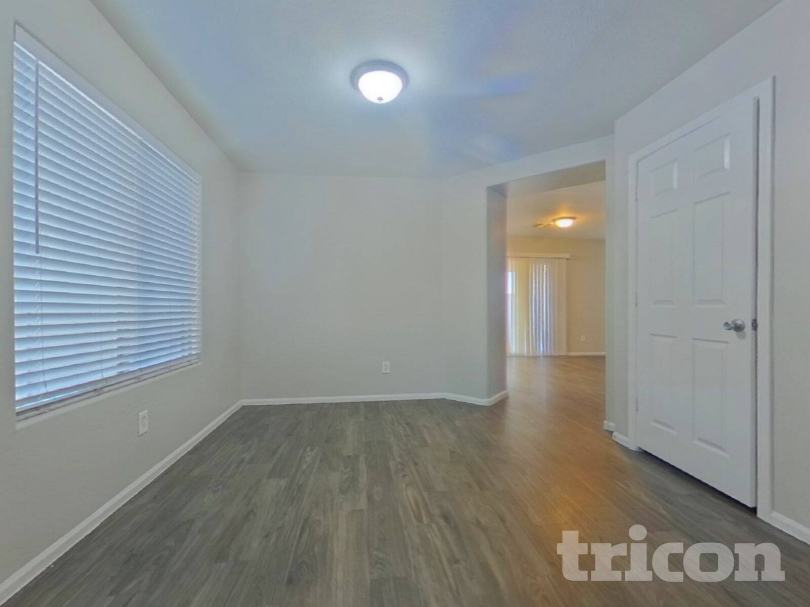 Building Photo - 23634 W Tamarisk Ave