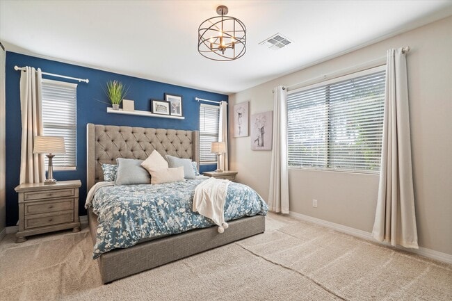 Building Photo - 12410 N 146th Ln