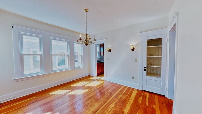 Building Photo - [In-Unit Laundry; Garden] Townhouse-Style Living, with Historical Details & Parking!