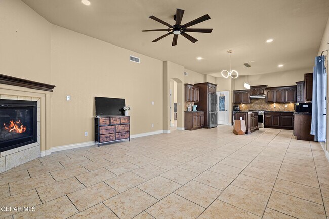 Building Photo - 11409 Pifas Nevarez Pl