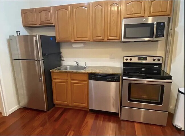 Building Photo - 129 W 56th St