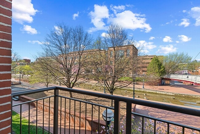 Building Photo - 35 E All Saints St