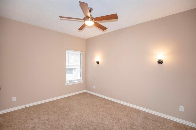 Building Photo - 2747 Villa Bella Ct