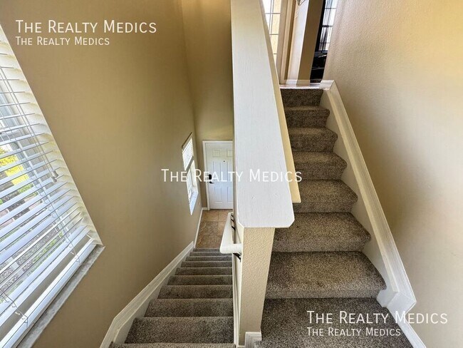 Building Photo - 2898 Oakwater Dr