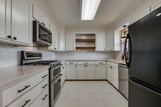 Building Photo - 3213 NW 61st Pl