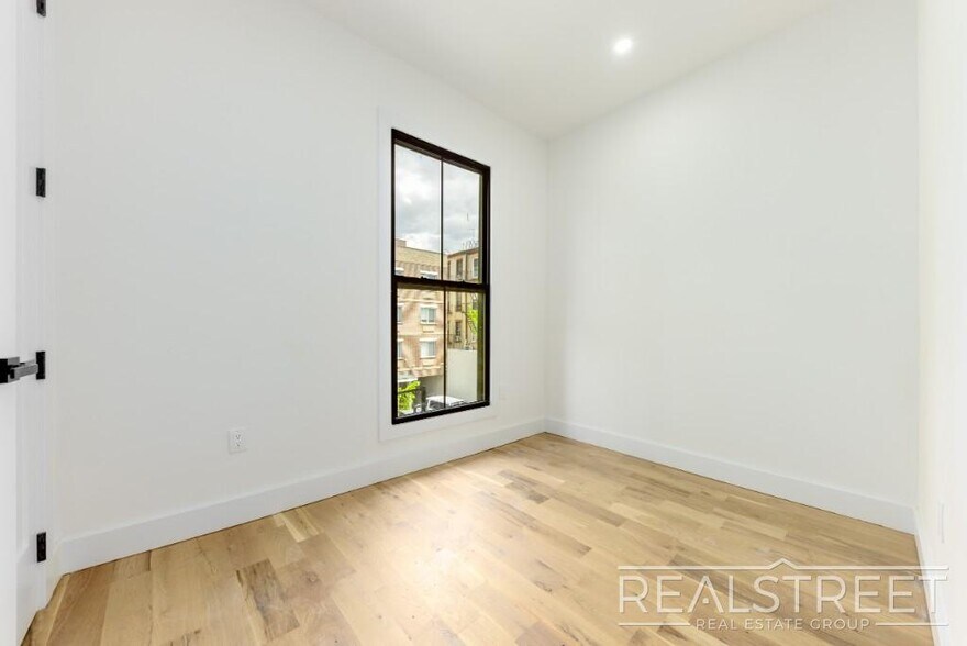 Building Photo - Brand New 2 Bed in Greenwood with W/D in u...