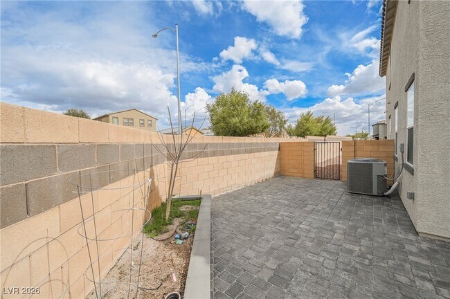 Building Photo - 6679 Velletri St.