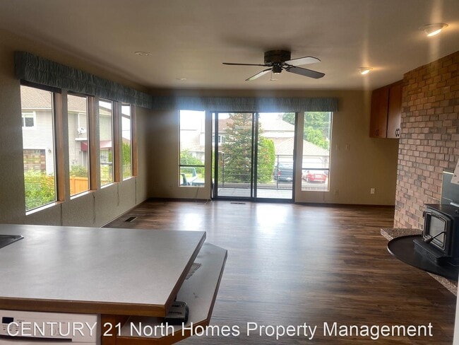 Building Photo - 3 br, 2 bath House - 4626 Greely St