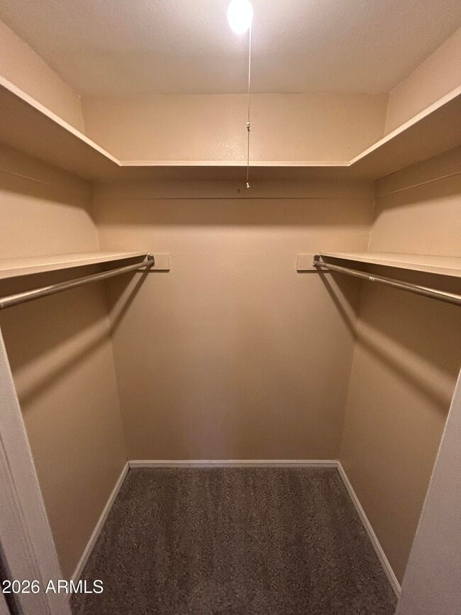 Building Photo - 512 W Malibu Dr