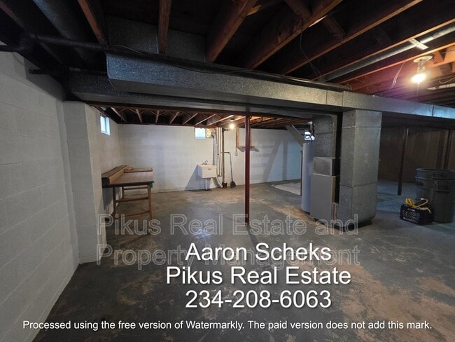 Building Photo - 3637 Albrecht Ave