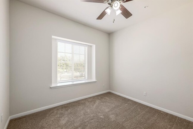 Building Photo - 7220 Wyoming Springs Dr