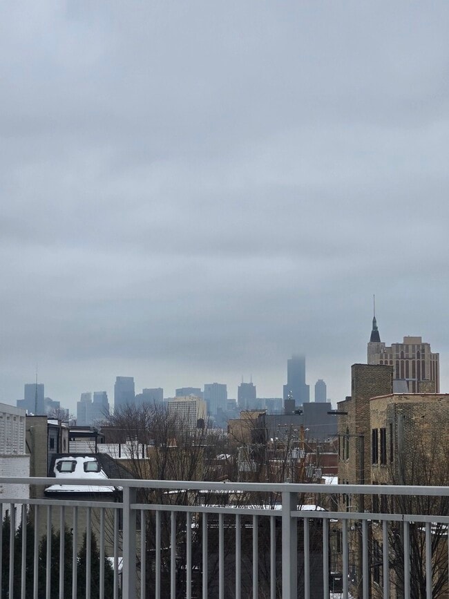 Building Photo - 1743 N Leavitt St