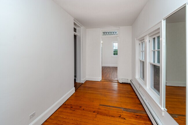 Building Photo - 118 N Union St