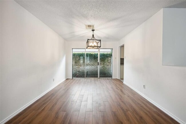 Building Photo - 12800 Briar Forest Dr