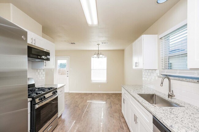 Building Photo - 16423 Noble Meadow Ln