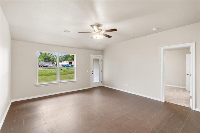 Building Photo - 410 Grove St